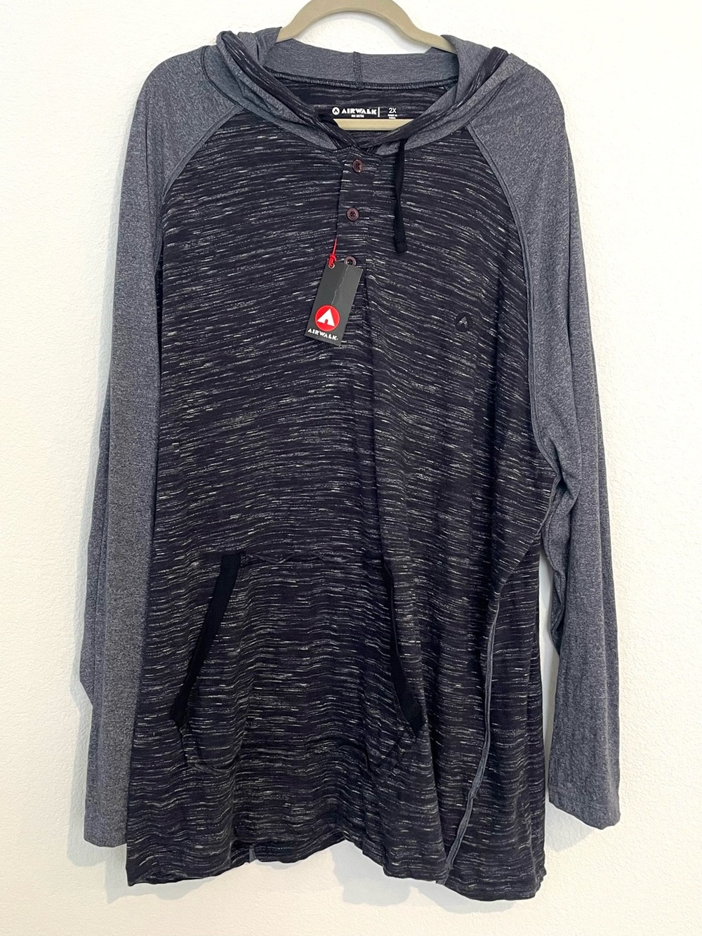 Airwalk Men’s Black & Gray Hooded Henley Pullover